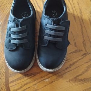Great condition cat and jack shoes size 7